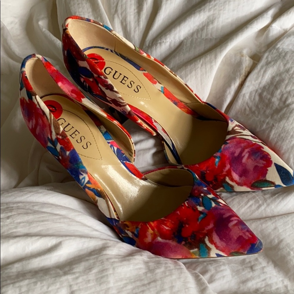 Guess stiletto heels in multicolor floral print